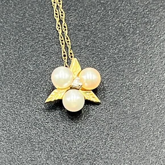 Vintage Pearl Cluster Flower 14k Diamond Gold Center Chain Pendant Necklace - Picture 1 of 16